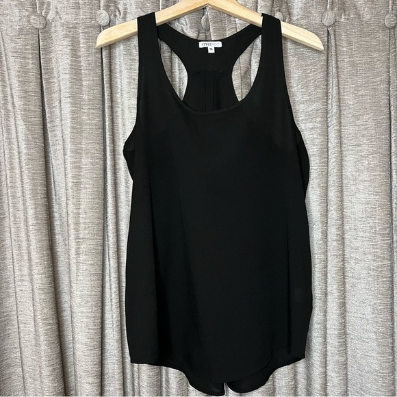StyleMint Black Racerback Flowy Tank Top Size Medium - Picture 2 of 11